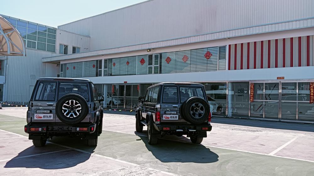 2024款丰田LC76 4.0 自动挡