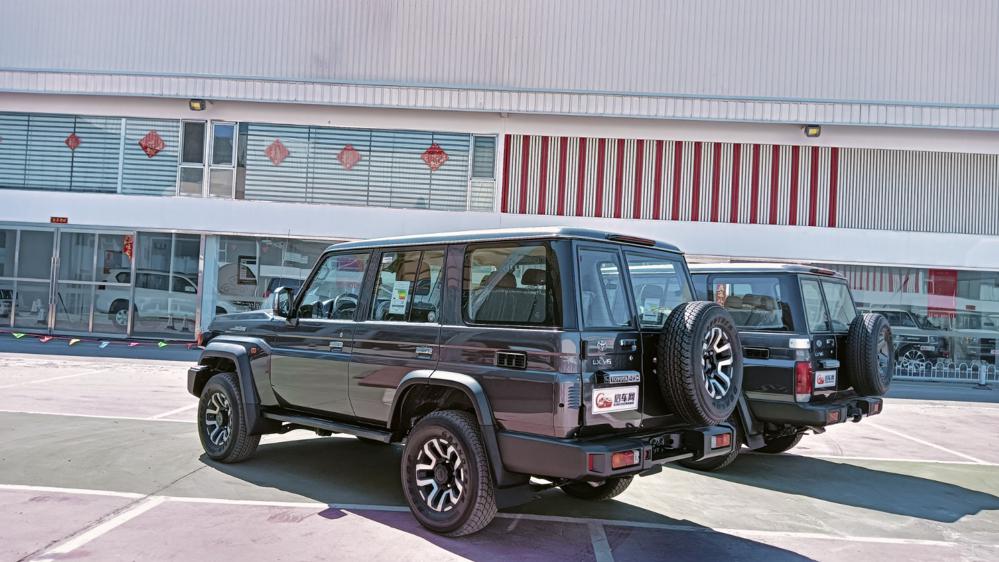 2024款丰田LC76 4.0 自动挡