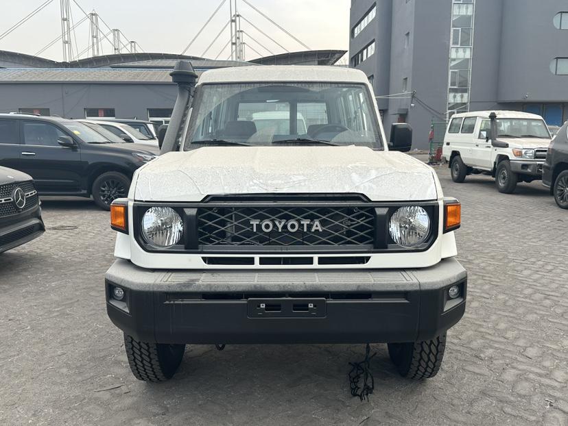 酷路泽LC78 24款 4.0 手动 汽油