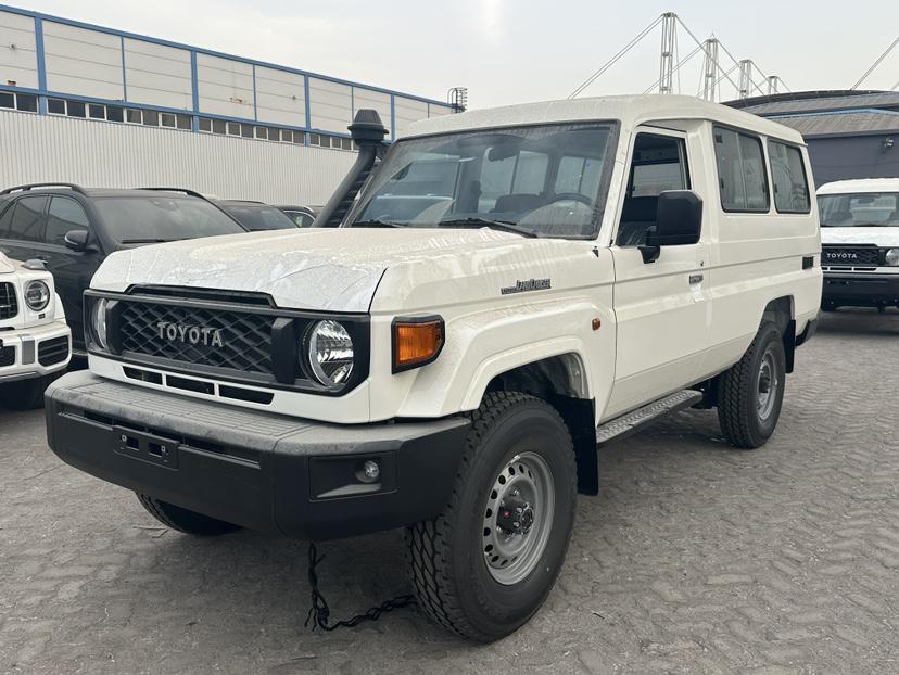 酷路泽LC78 24款 4.0 手动 汽油