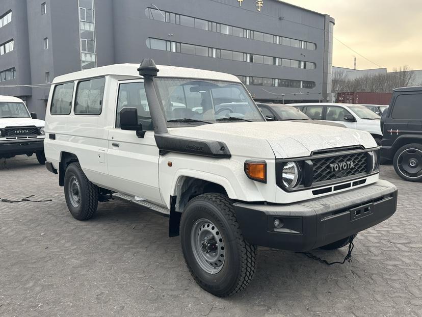 酷路泽LC78 24款 4.0 手动 汽油