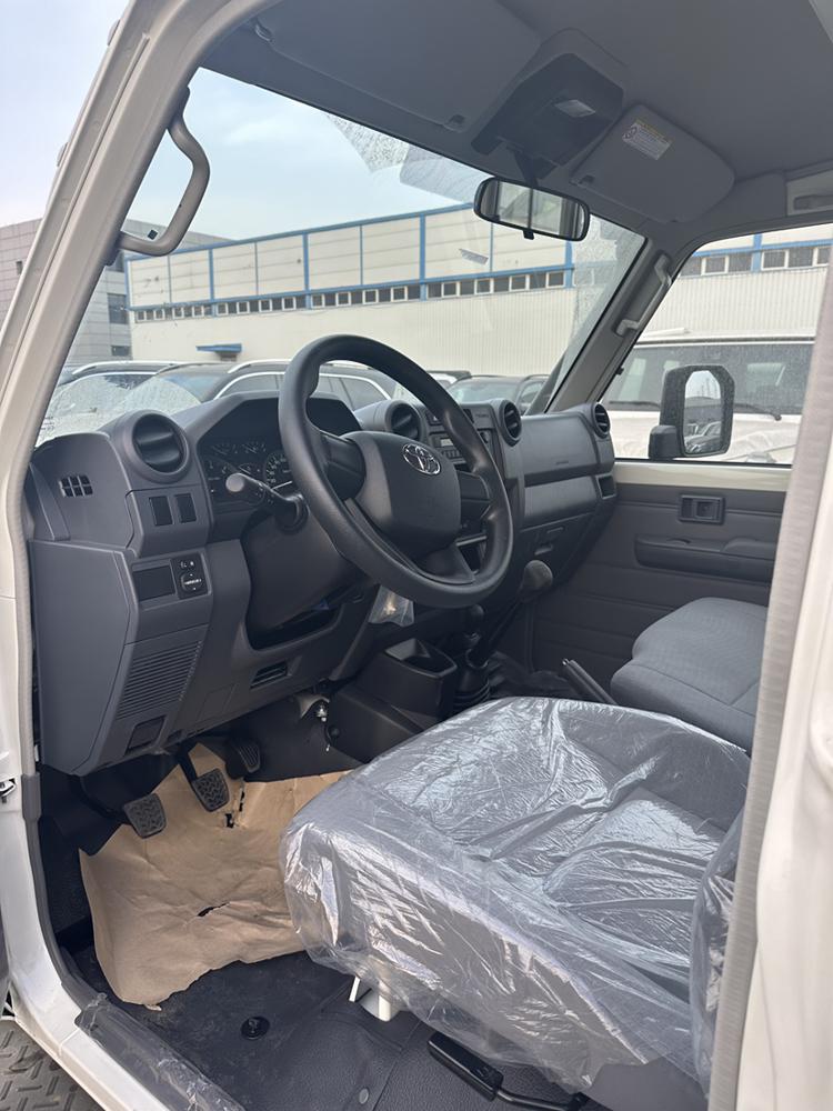 酷路泽LC78 24款 4.0 手动 汽油