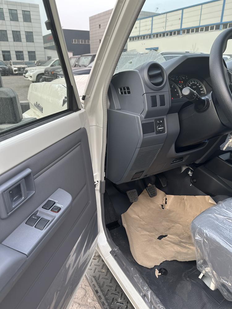 酷路泽LC78 24款 4.0 手动 汽油