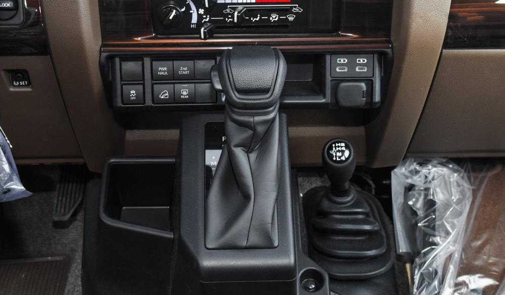 2024款丰田LC71 4.0 自动挡