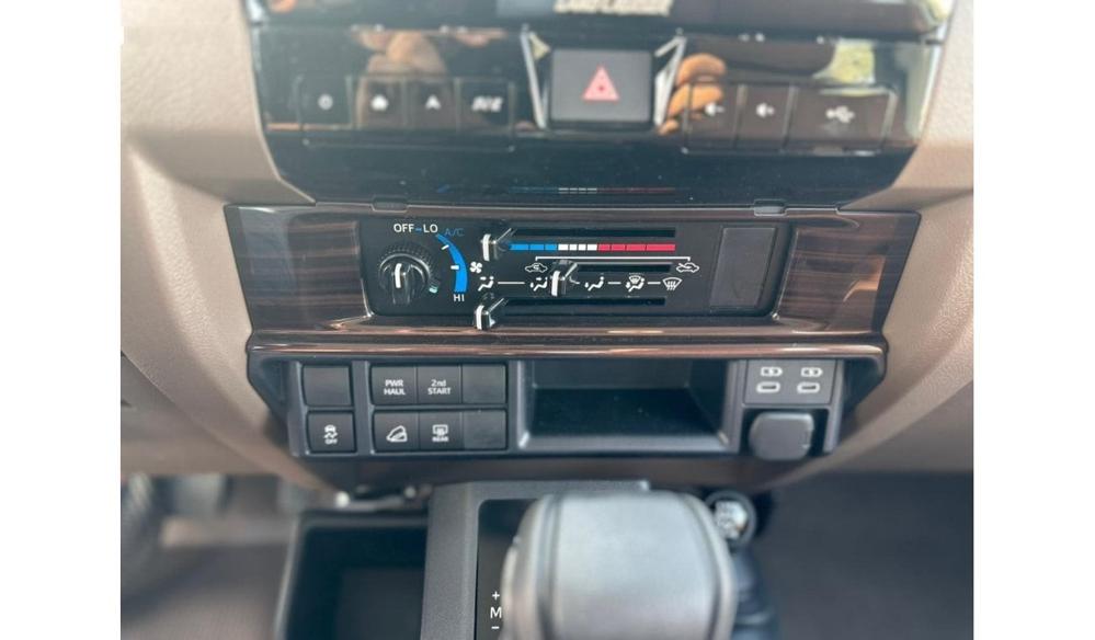 2024款丰田LC71 4.0 自动挡