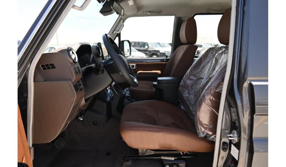 2024款丰田LC71 2.8T 自动挡