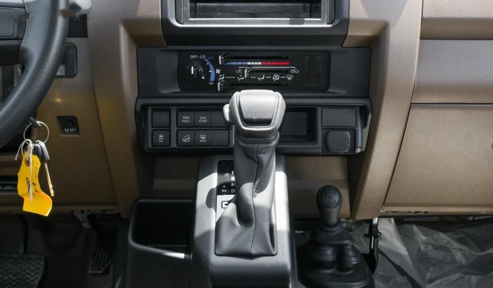 2024款丰田LC78 4.0 自动挡