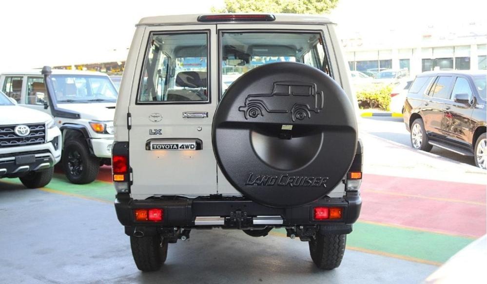 2024款丰田LC71 4.0 自动挡