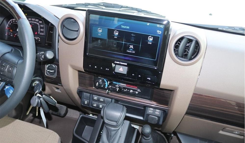 2024款丰田LC71 4.0 自动挡