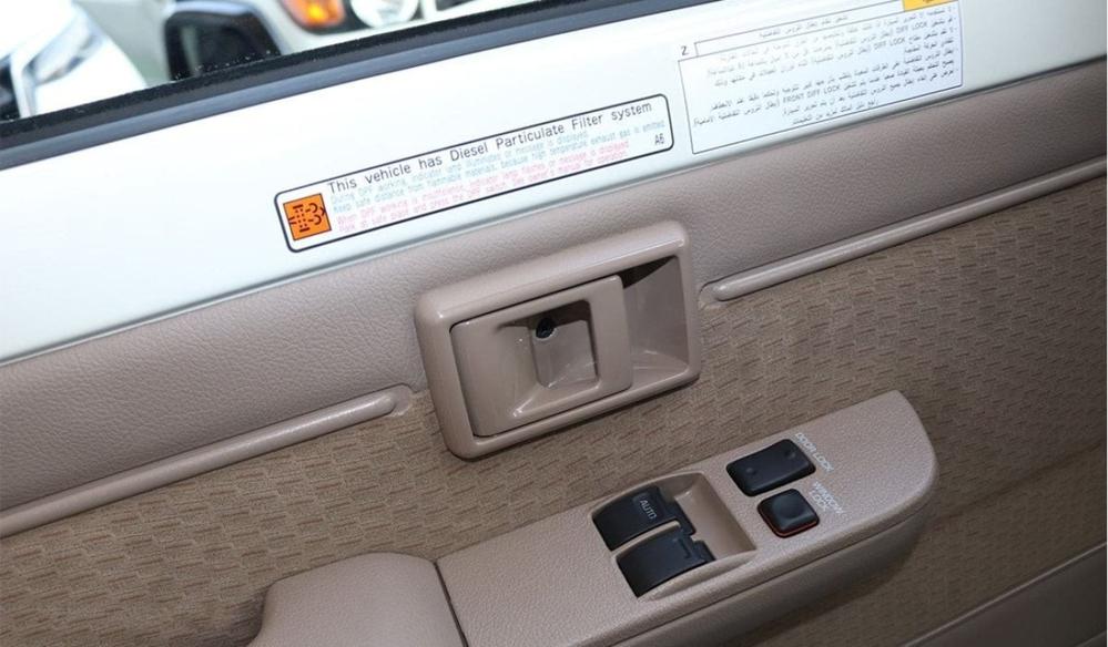 2024款丰田LC71 4.0 自动挡