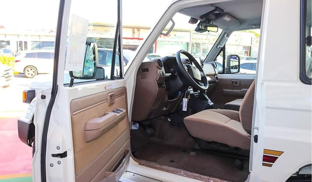 2024款丰田LC71 4.0 自动挡