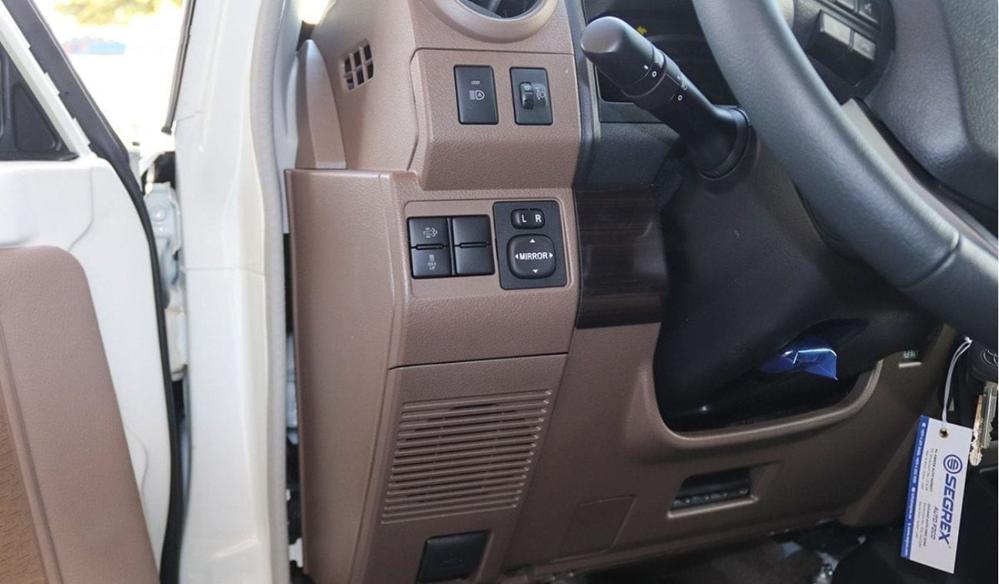 2024款丰田LC71 4.0 自动挡