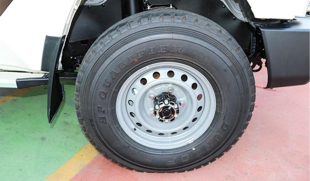 2024款丰田LC71 4.0 自动挡