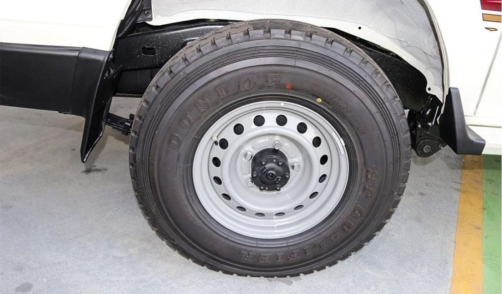 2024款丰田LC71 4.0 自动挡