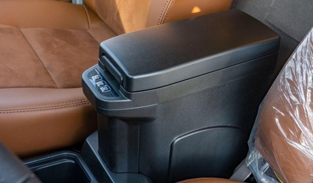 2024款丰田LC71 4.0 自动挡