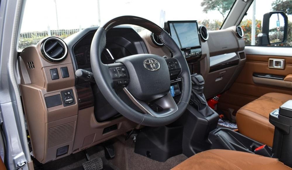 2024款丰田LC71 2.8T 自动挡