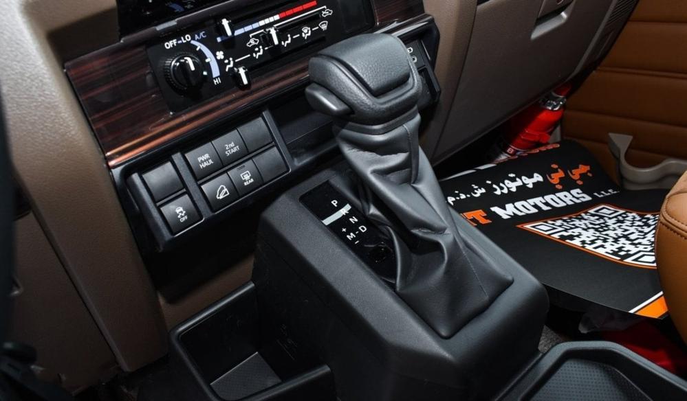 2024款丰田LC71 2.8T 自动挡