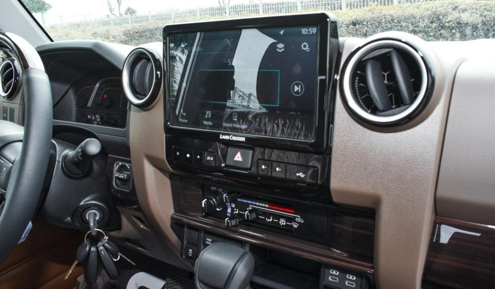 2024款丰田LC71 2.8T 自动挡