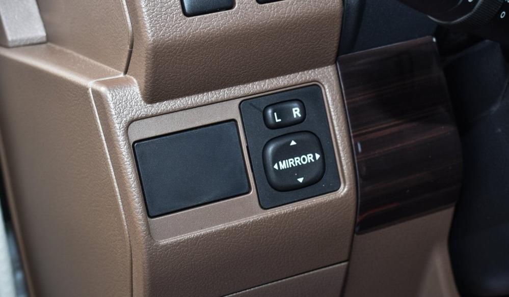 2024款丰田LC71 2.8T 自动挡