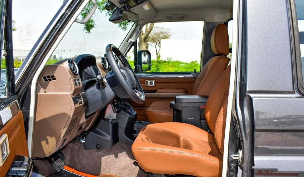 2024款丰田LC71 2.8T 自动挡