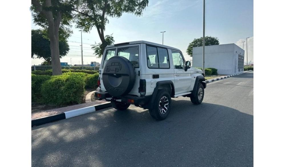 2024款丰田LC71 2.8T 自动挡