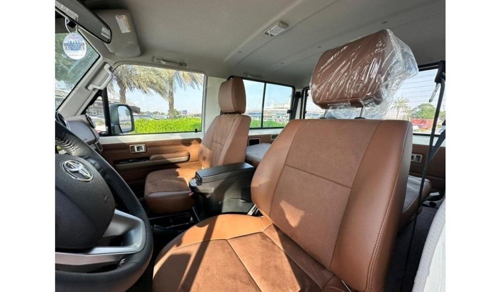 2024款丰田LC71 2.8T 自动挡