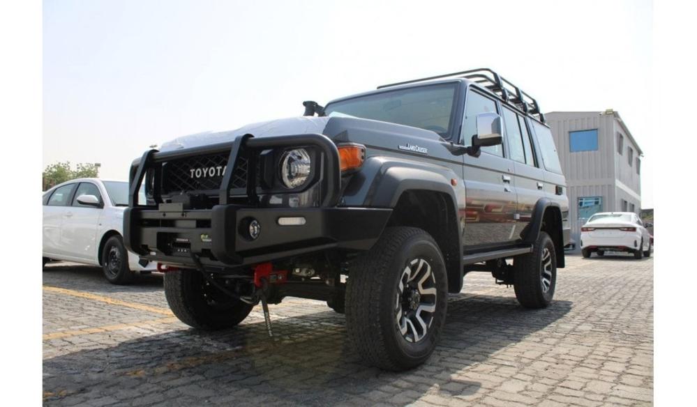 2024款丰田LC76  2.8T 自动挡