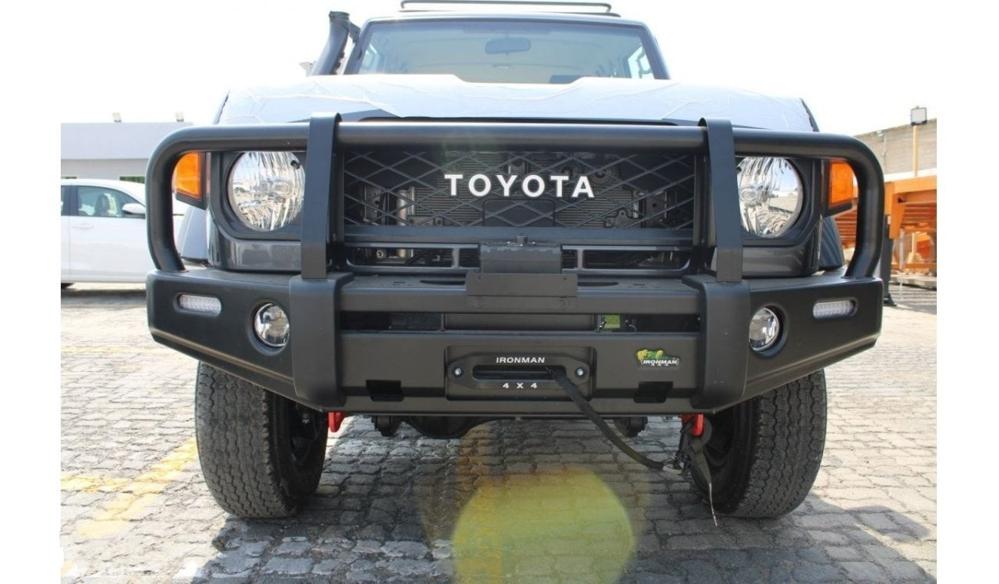 2024款丰田LC76  2.8T 自动挡