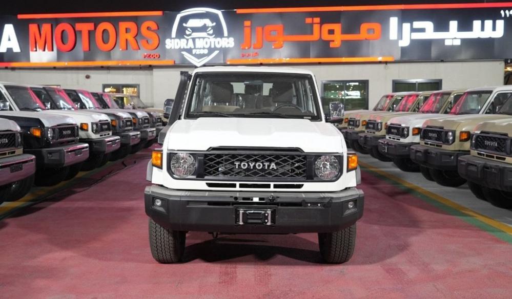 2024款丰田LC76 4.0L 自动挡