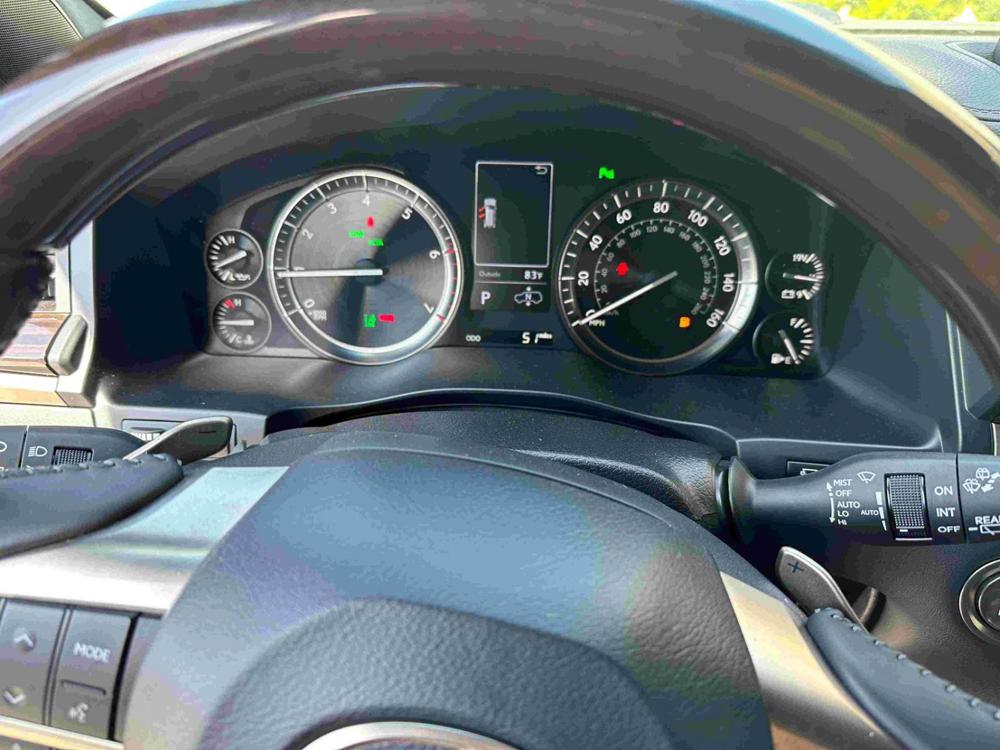 2021款加版雷克萨斯LX570 黑曜版