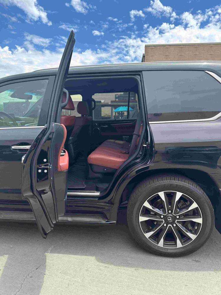 2021款美版雷克萨斯LX570运动版