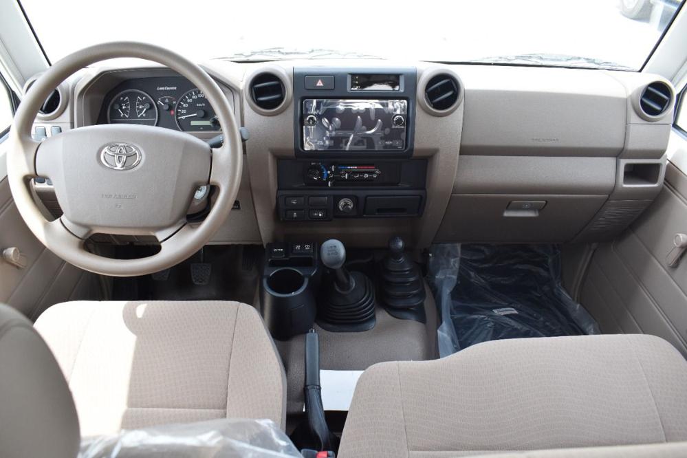 2023款中东版丰田LC78