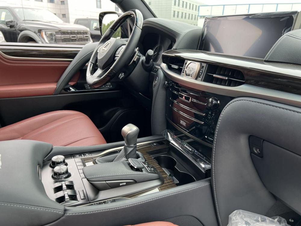 2021款中东版雷克萨斯LX570 限量S