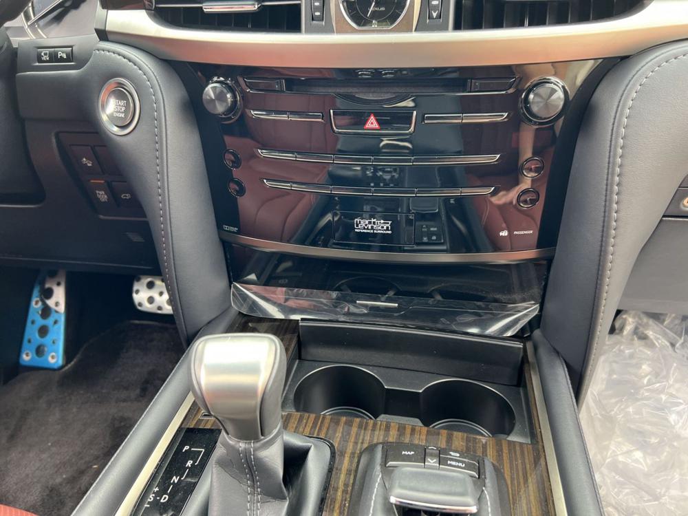 2021款中东版雷克萨斯LX570 限量S