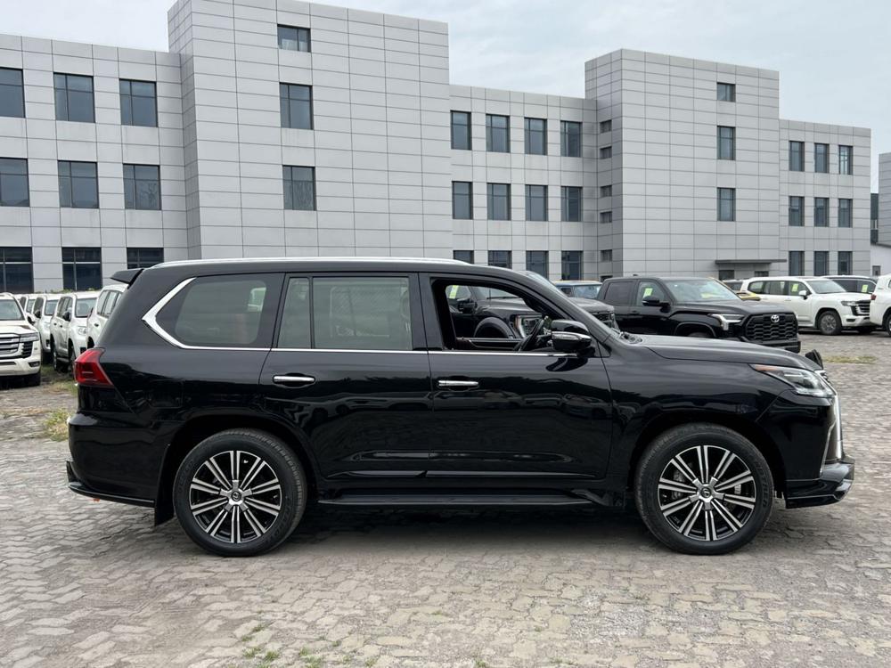 2021款中东版雷克萨斯LX570 限量S