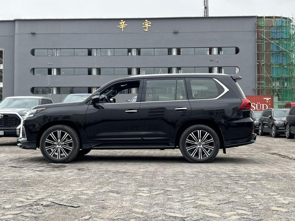2021款中东版雷克萨斯LX570 限量S
