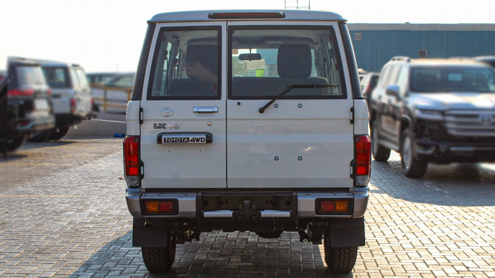 2023款丰田兰德酷路泽LC76 柴油版