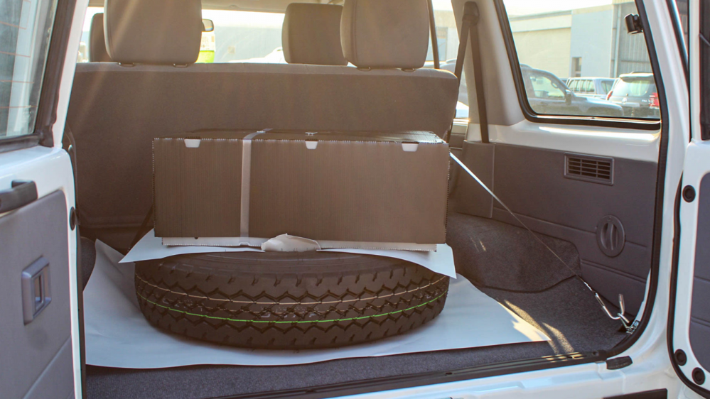 2023款丰田兰德酷路泽LC76 柴油版