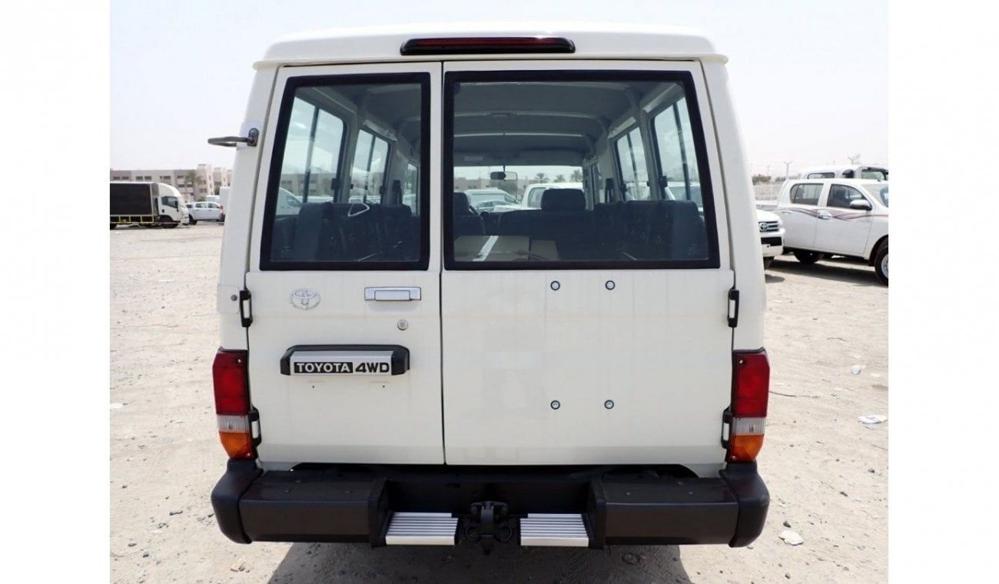 2023款丰田兰德酷路泽LC78