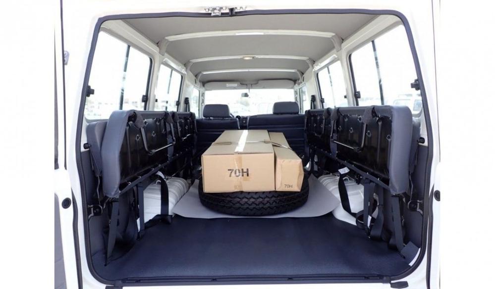 2023款丰田兰德酷路泽LC78