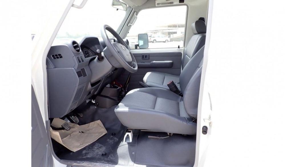 2023款丰田兰德酷路泽LC78