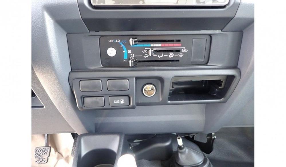 2023款丰田兰德酷路泽LC78