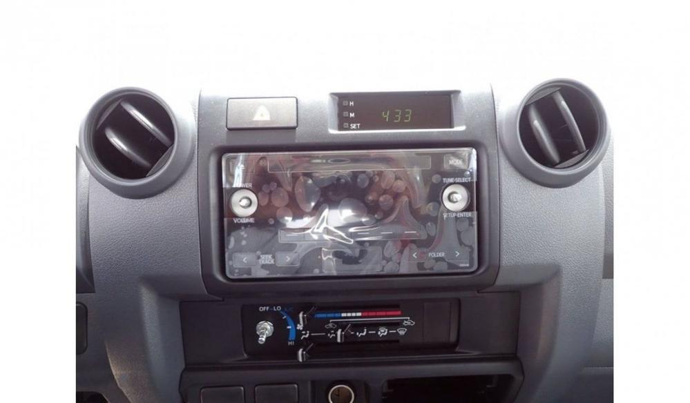 2023款丰田兰德酷路泽LC78