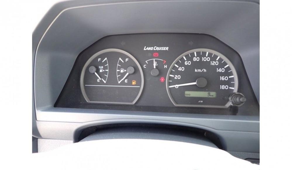 2023款丰田兰德酷路泽LC78