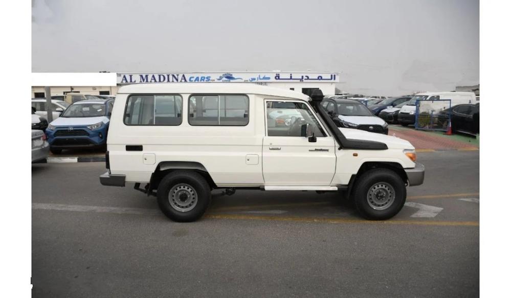 2023款丰田兰德酷路泽LC78 柴油