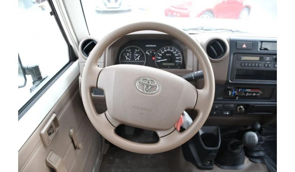 2023款丰田兰德酷路泽LC78 柴油