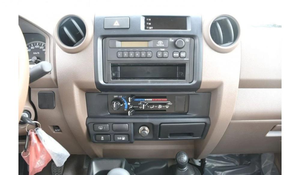 2023款丰田兰德酷路泽LC78 柴油