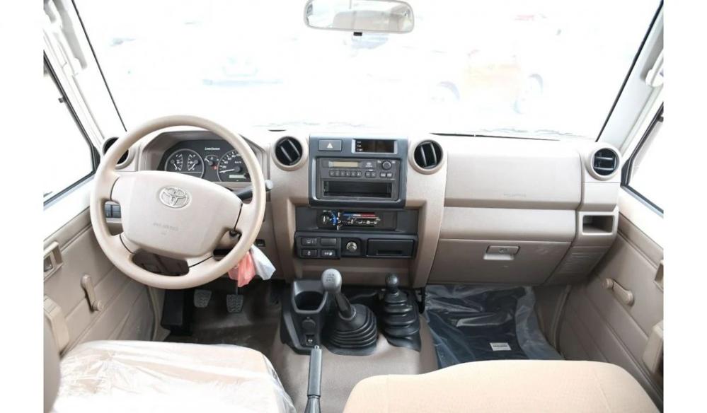 2023款丰田兰德酷路泽LC78 柴油