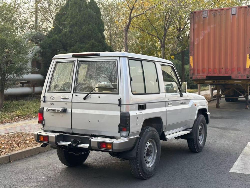 2023款丰田兰德酷路泽LC71 运兵车