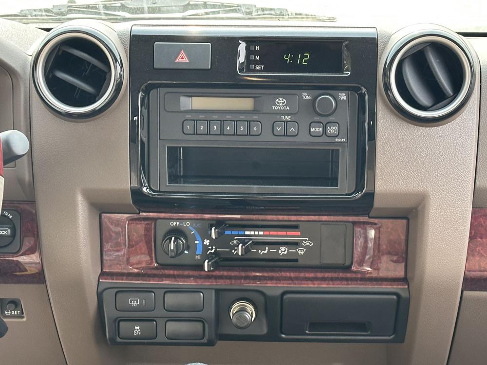 2023款丰田兰德酷路泽LC71